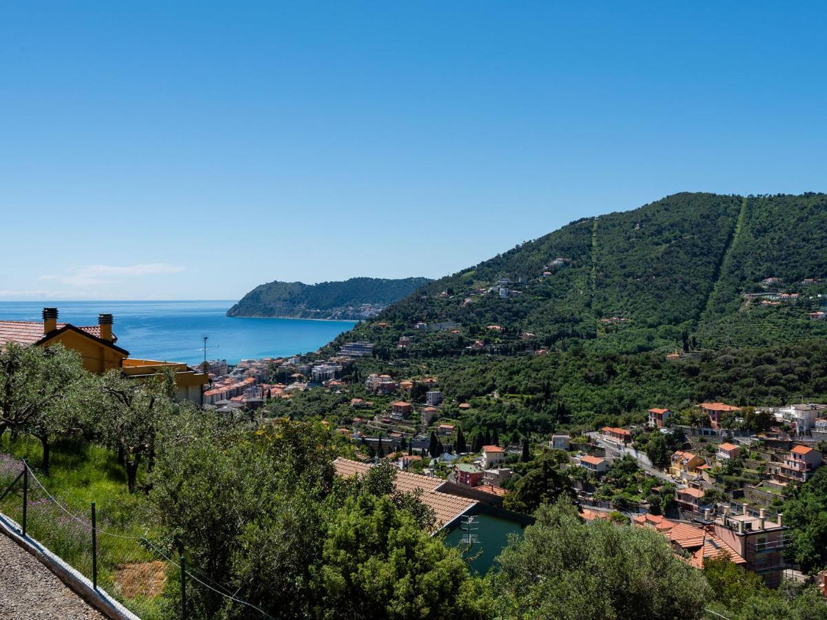 Villa Hanbury With Swimming Pool And Parking In Alassio Dış mekan fotoğraf